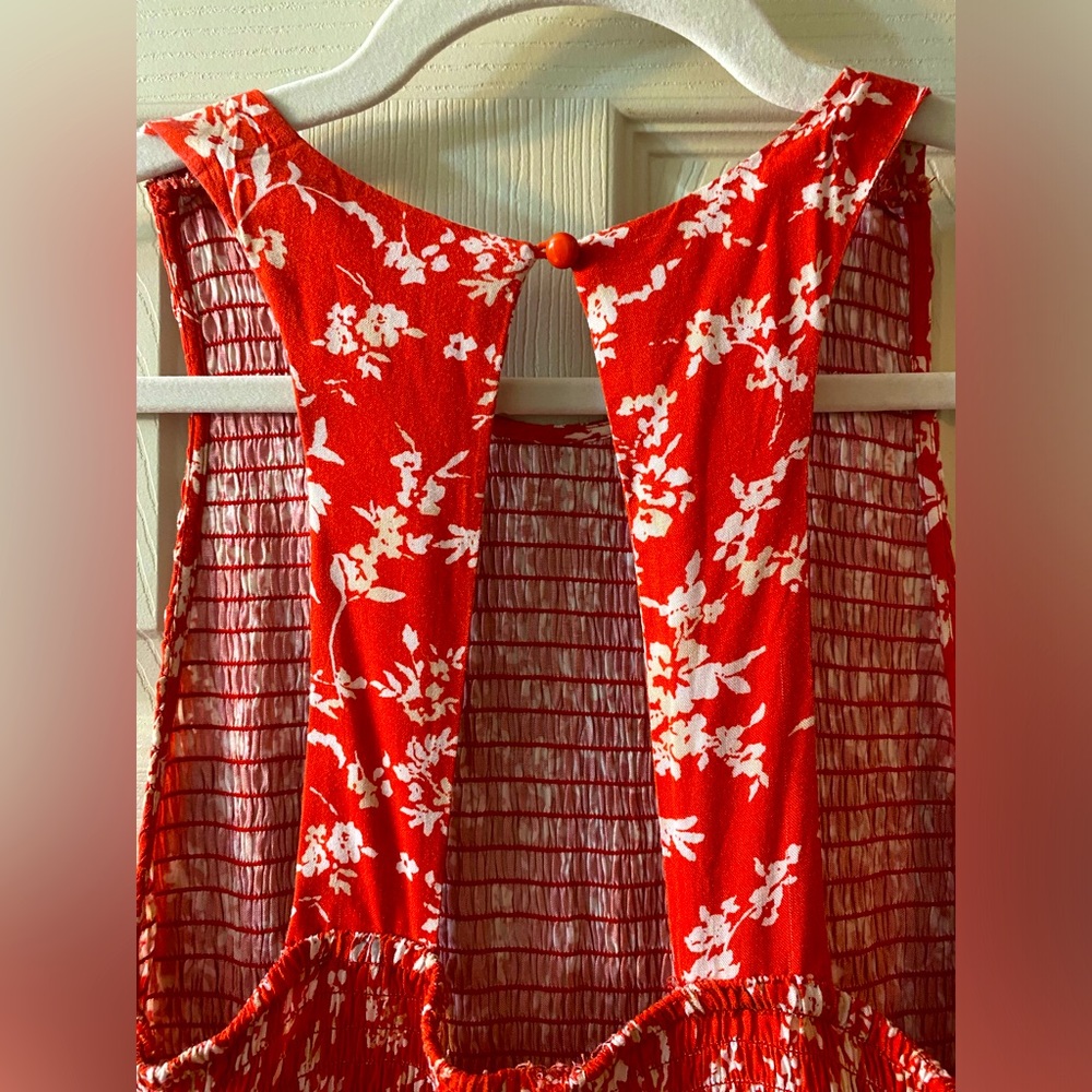 ⭕️ BOGO! Sleeveless Red and White Floral Midi Sundress - Picture 7 of 8